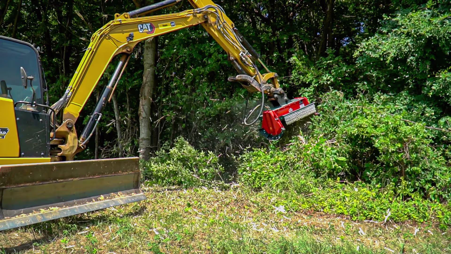 მინი ექსკავატორი მულჩერით'